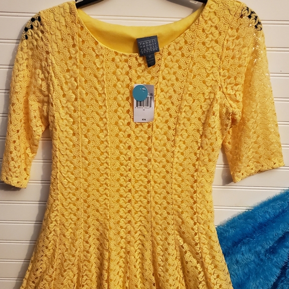 💛 NWT Sunshine Yellow Overlay Dress - Picture 2 of 6
